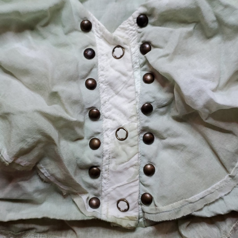 Seneca Rising Snap Front V-Neck Peasant Top - Picture 3 of 10